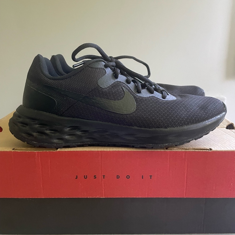 EUC Nike Revolution 6 Next Nature Triple Black Athletic Sneakers